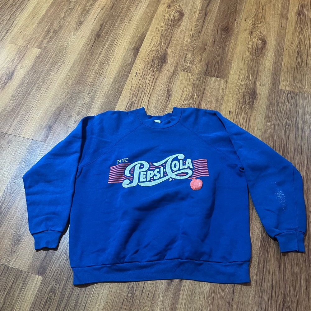 This is a vintage Pepsi-Cola sweatshirt from the 1980s Size M